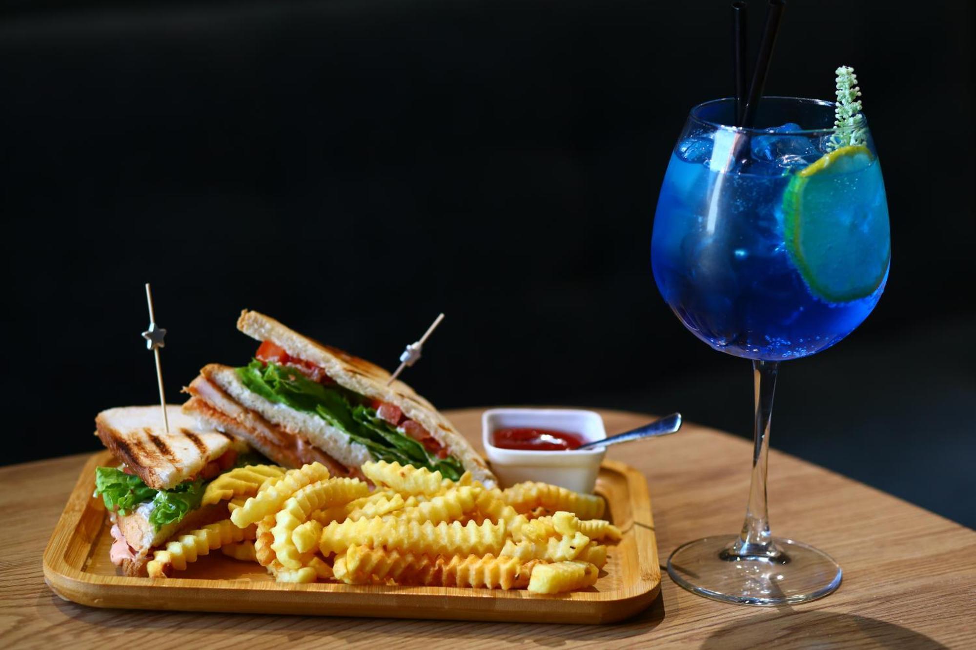 Graphica Tbilisi Hotel Ngoại thất bức ảnh